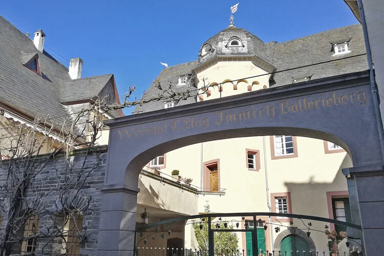 Immich-Batterieberg Historisches Gebäute in Enkirch